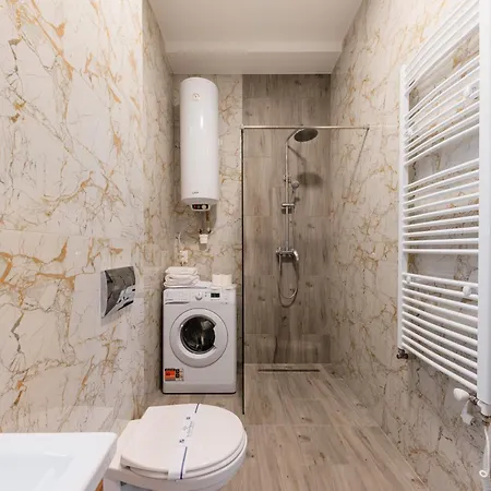 Luxury Apartments Laborca Uschhorod Exterior foto